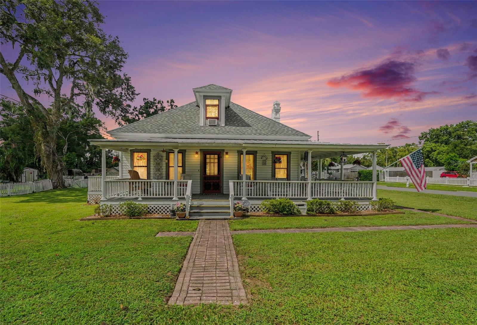 5101 5th, Zephyrhills, FL 33542