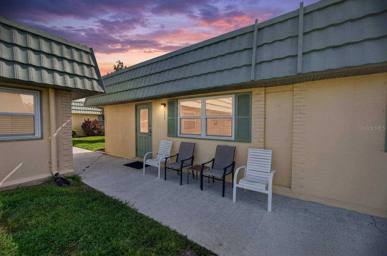 102 Cambridge Unit 220, Sun City Center, FL 33573