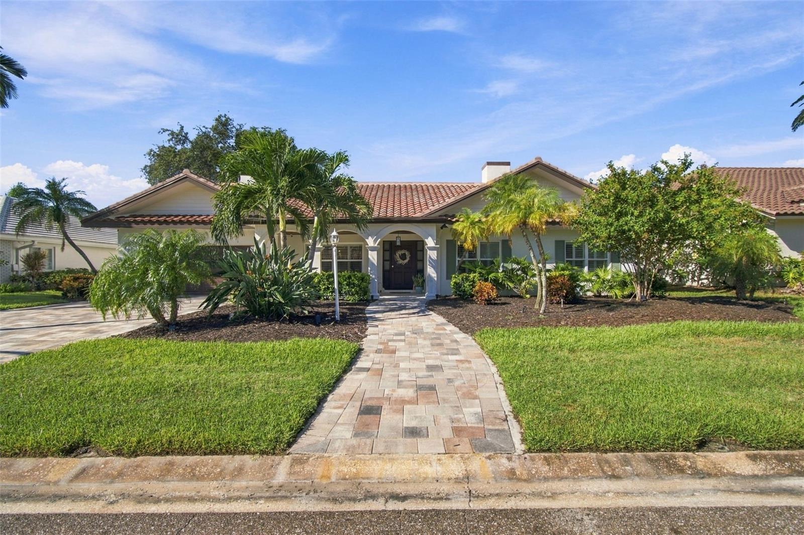 5825 Leeland, St Petersburg, FL 33715