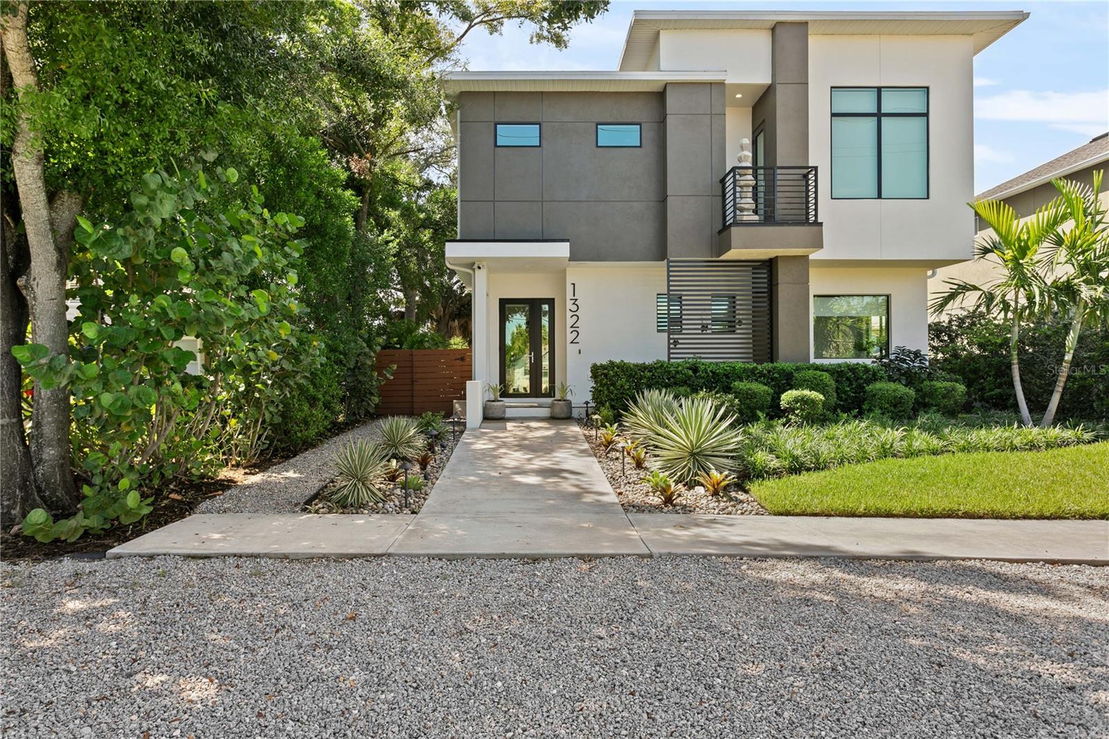 1322 Grace, Tampa, FL 33607