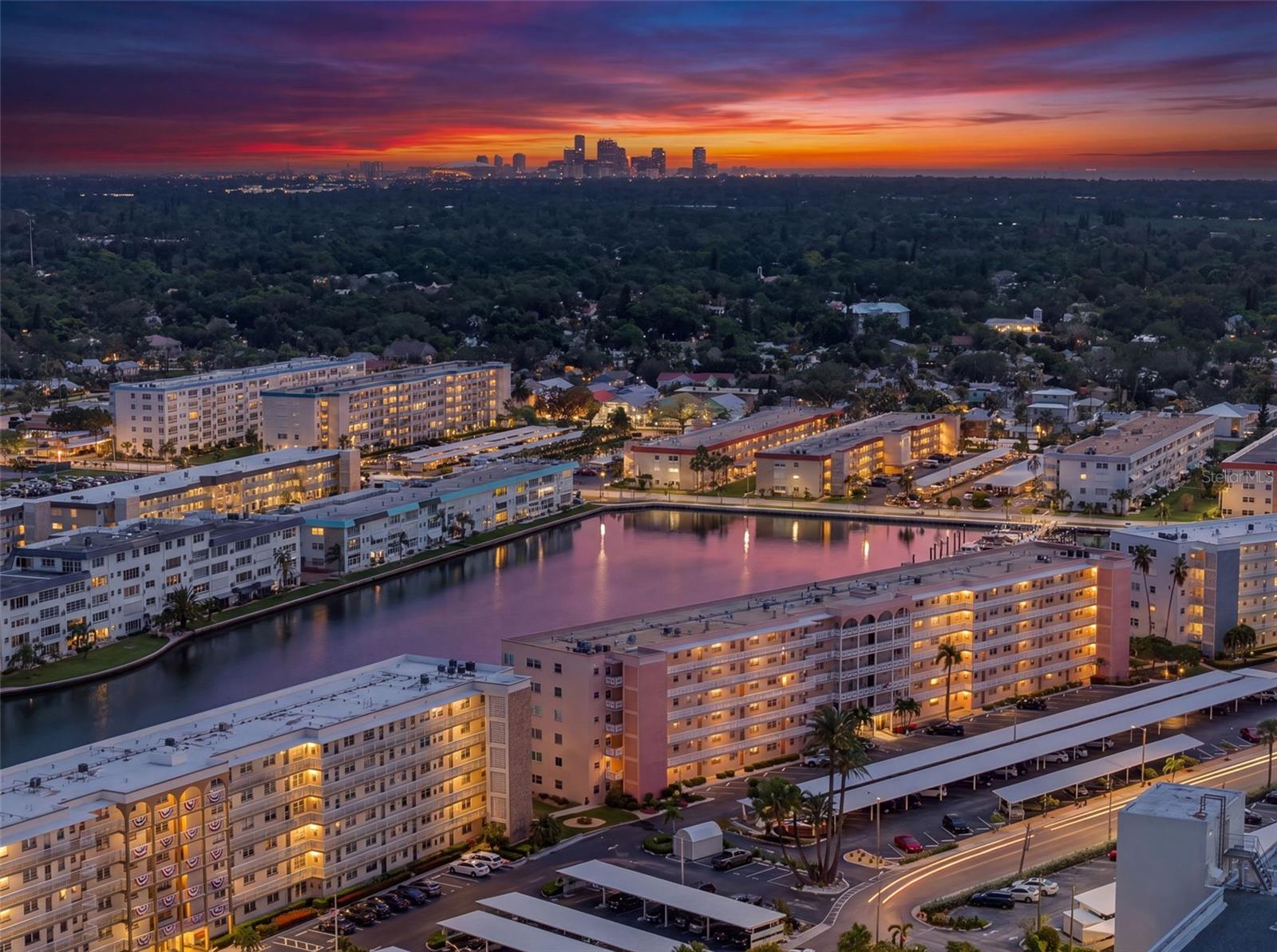 6025 Shore Unit 304, Gulfport, FL 33707