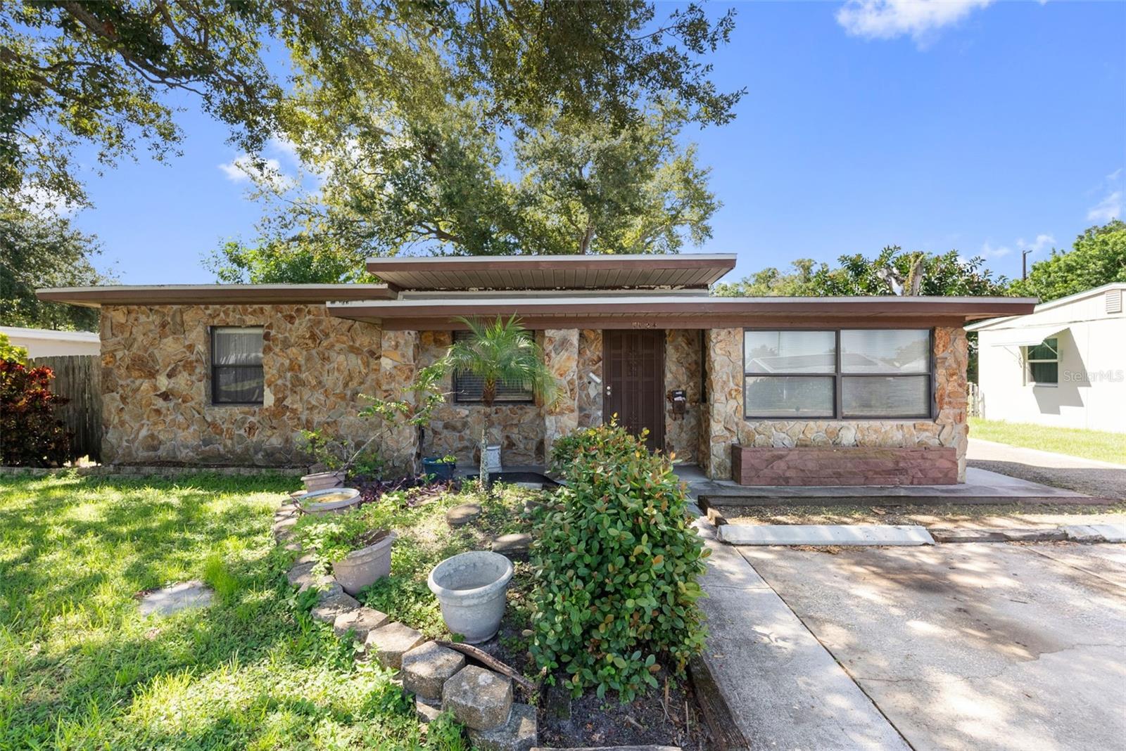 1124 54th, St Petersburg, FL 33703