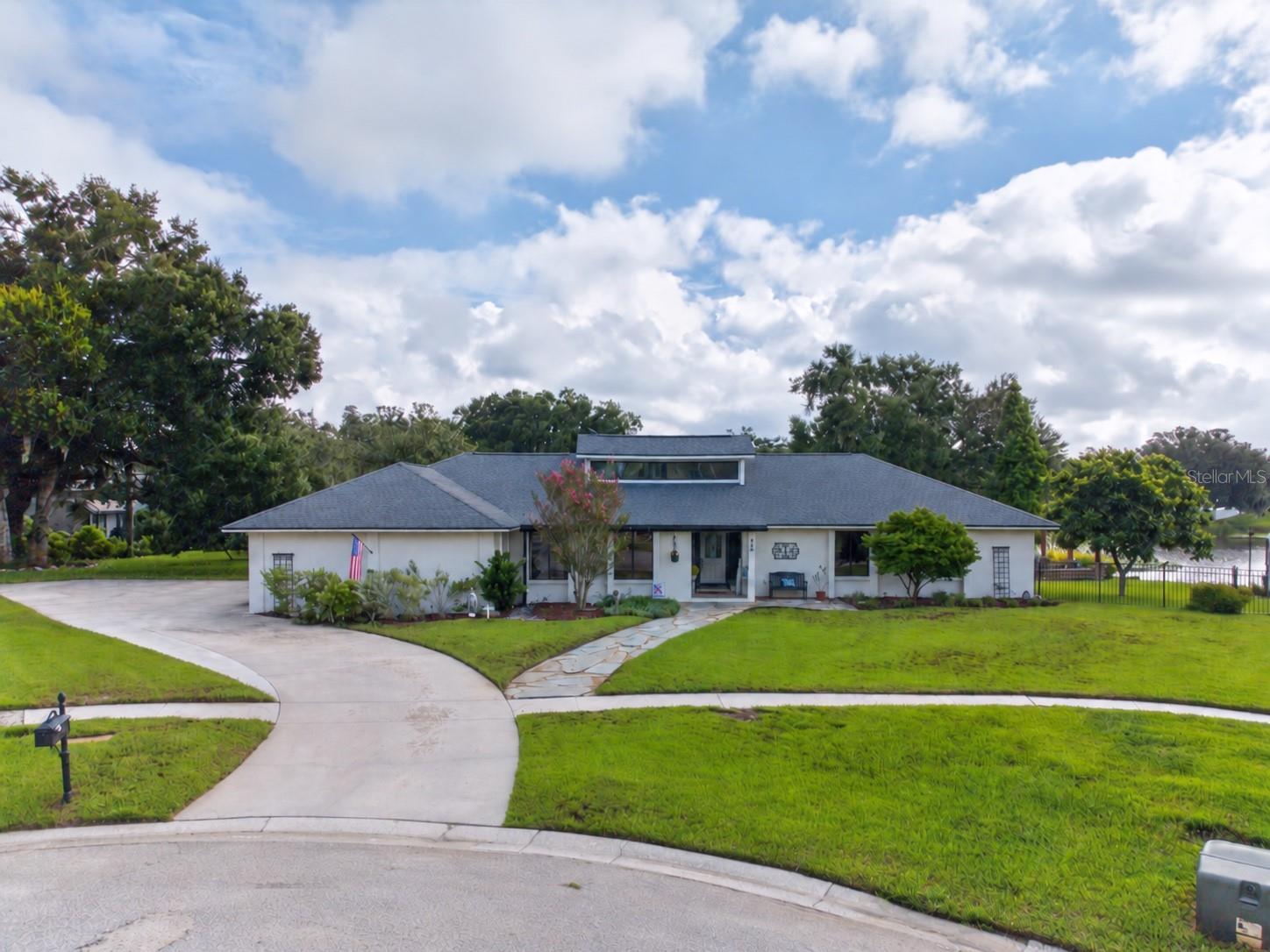 906 Retriever, Seffner, FL 33584