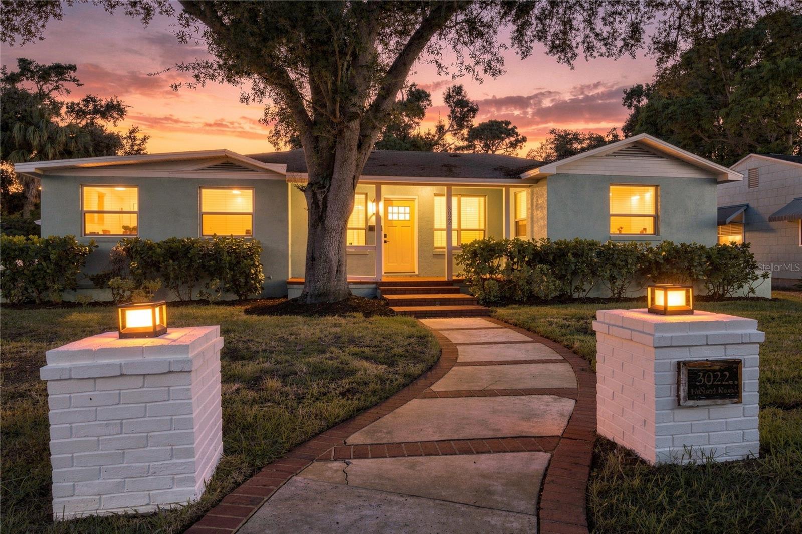 3022 1st, St Petersburg, FL 33704