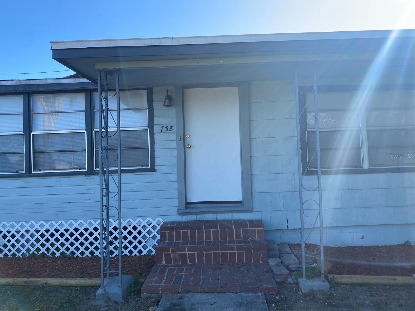 738 N Scenic Hwy, Frostproof, FL 33843