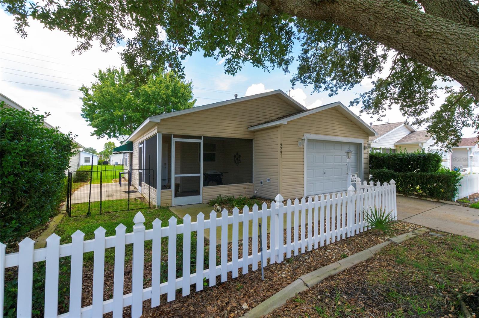 9291 173rd Surrey, The Villages, FL 32162