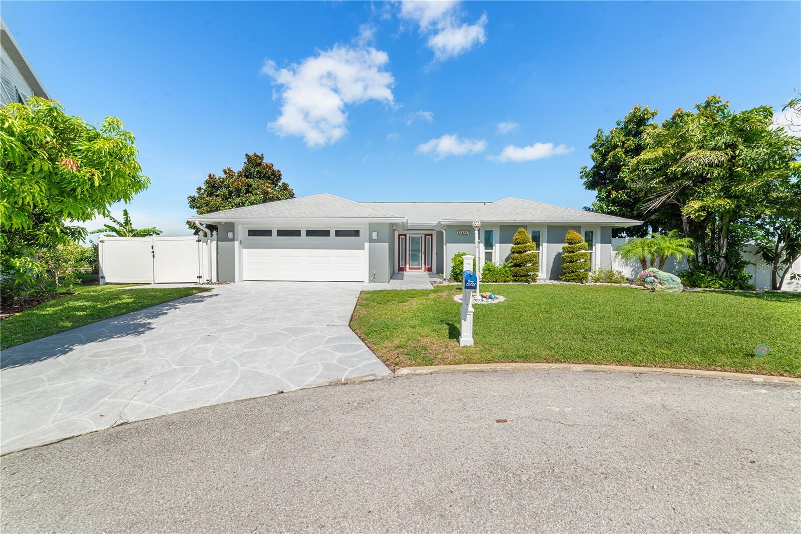 15723 Donzi, Hudson, FL 34667