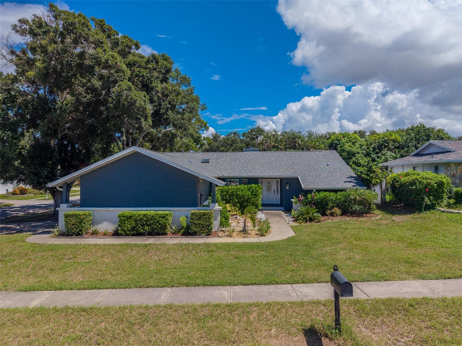2709 Winding, Palm Harbor, FL 34683