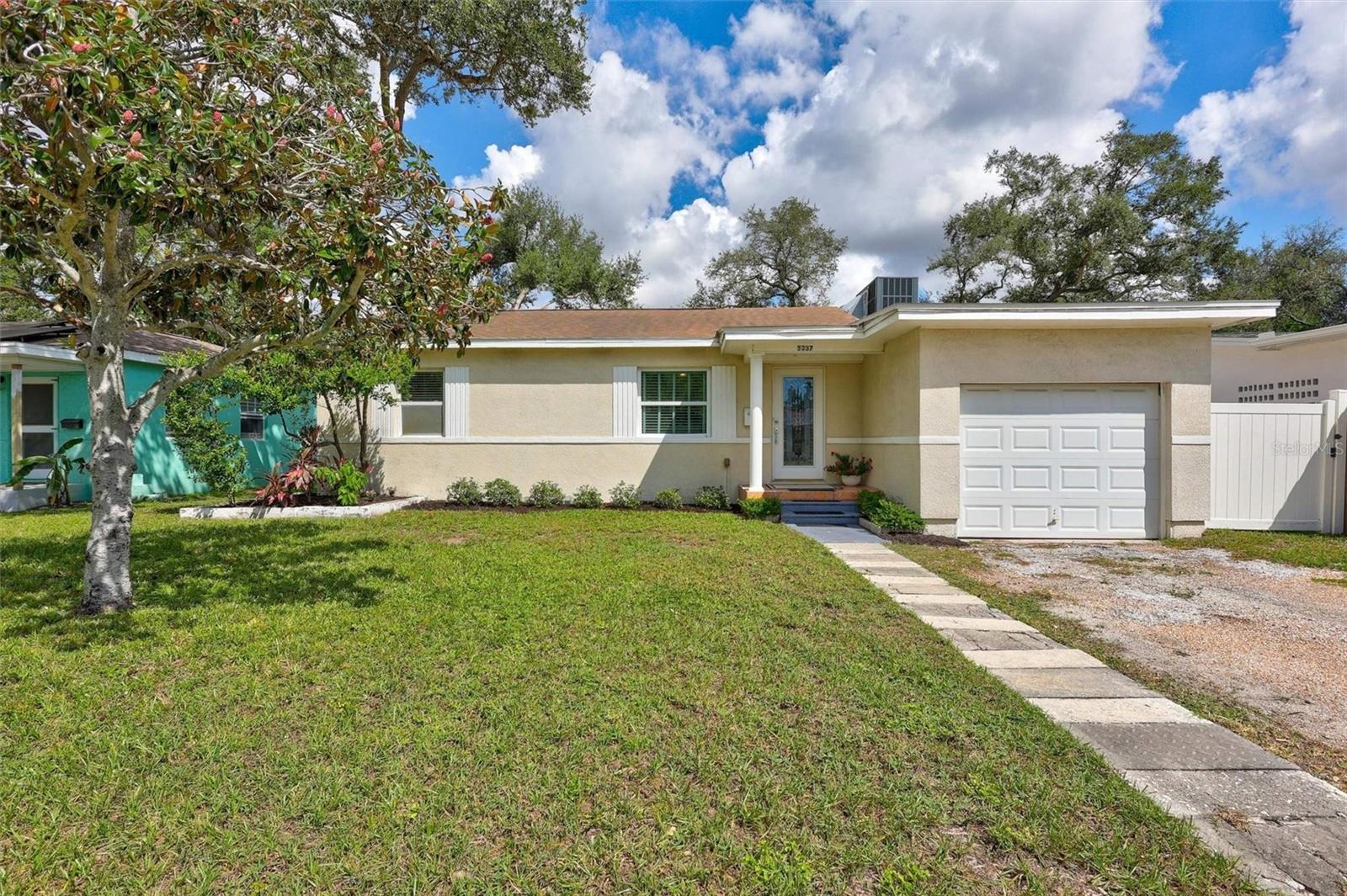 5337 2nd, St Petersburg, FL 33710