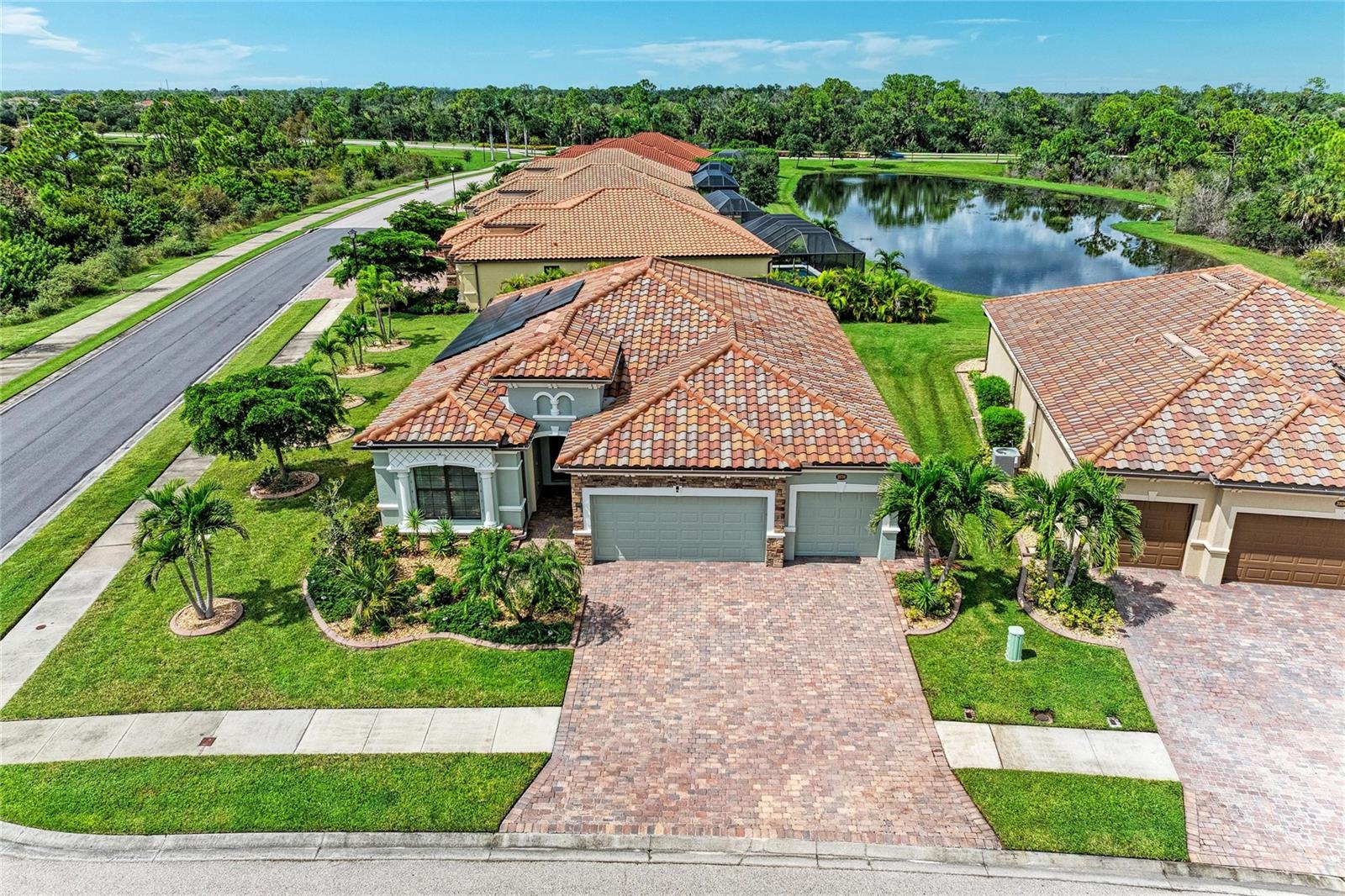 20700 Granlago Dr, Venice, FL 34293