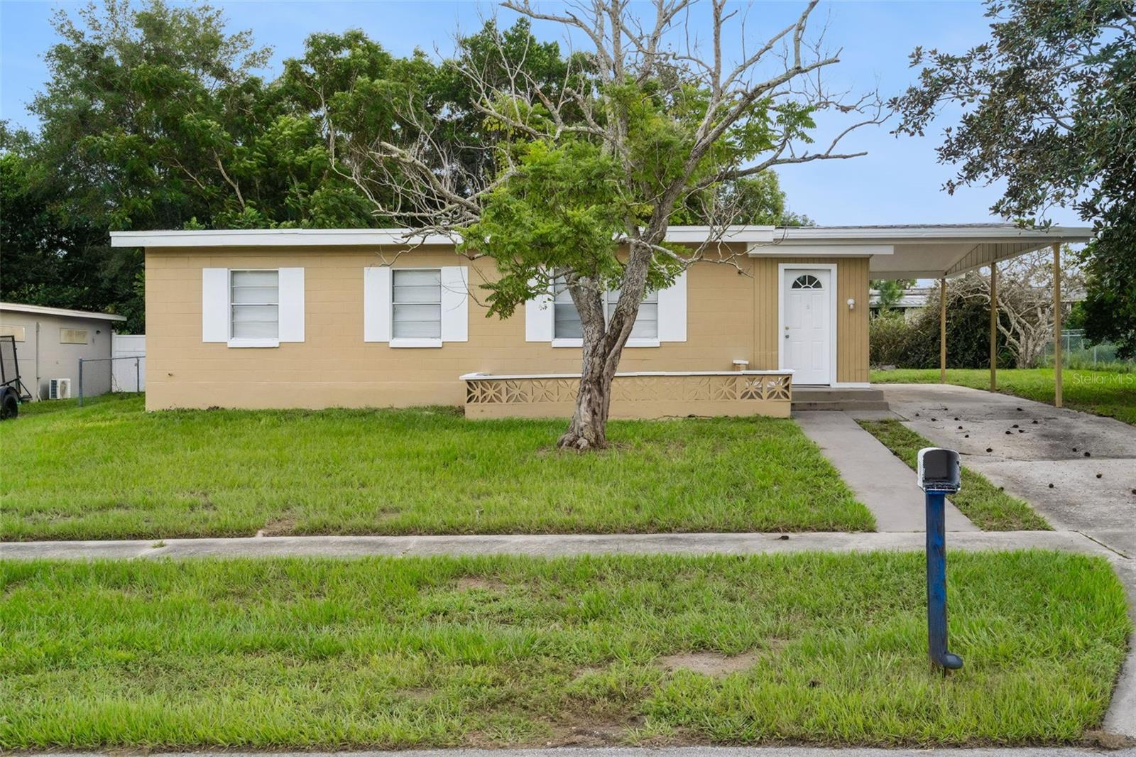 928 Vivian, Deltona, FL 32725