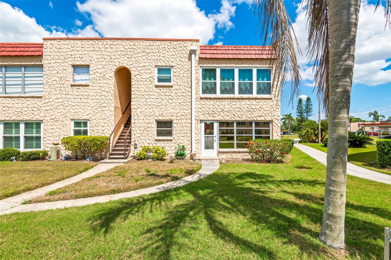 101 Dogwood, Seminole, FL 33777