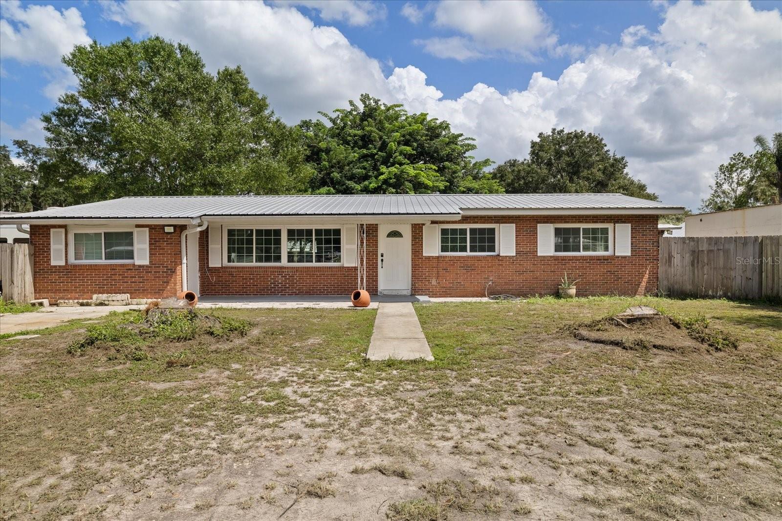 8125 Socrum Loop, Lakeland, FL 33809