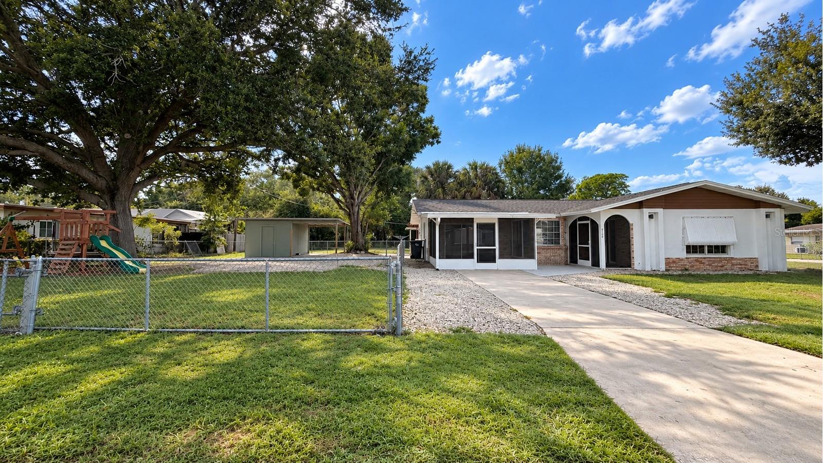5102 21st, Bradenton, FL 34207