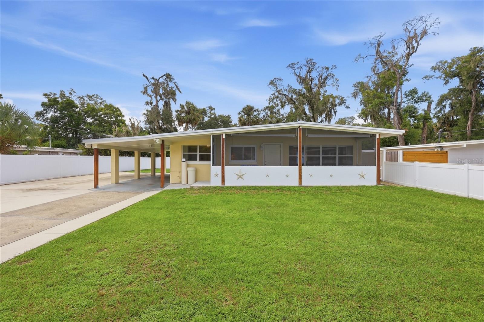 742 Temple, Orange City, FL 32763