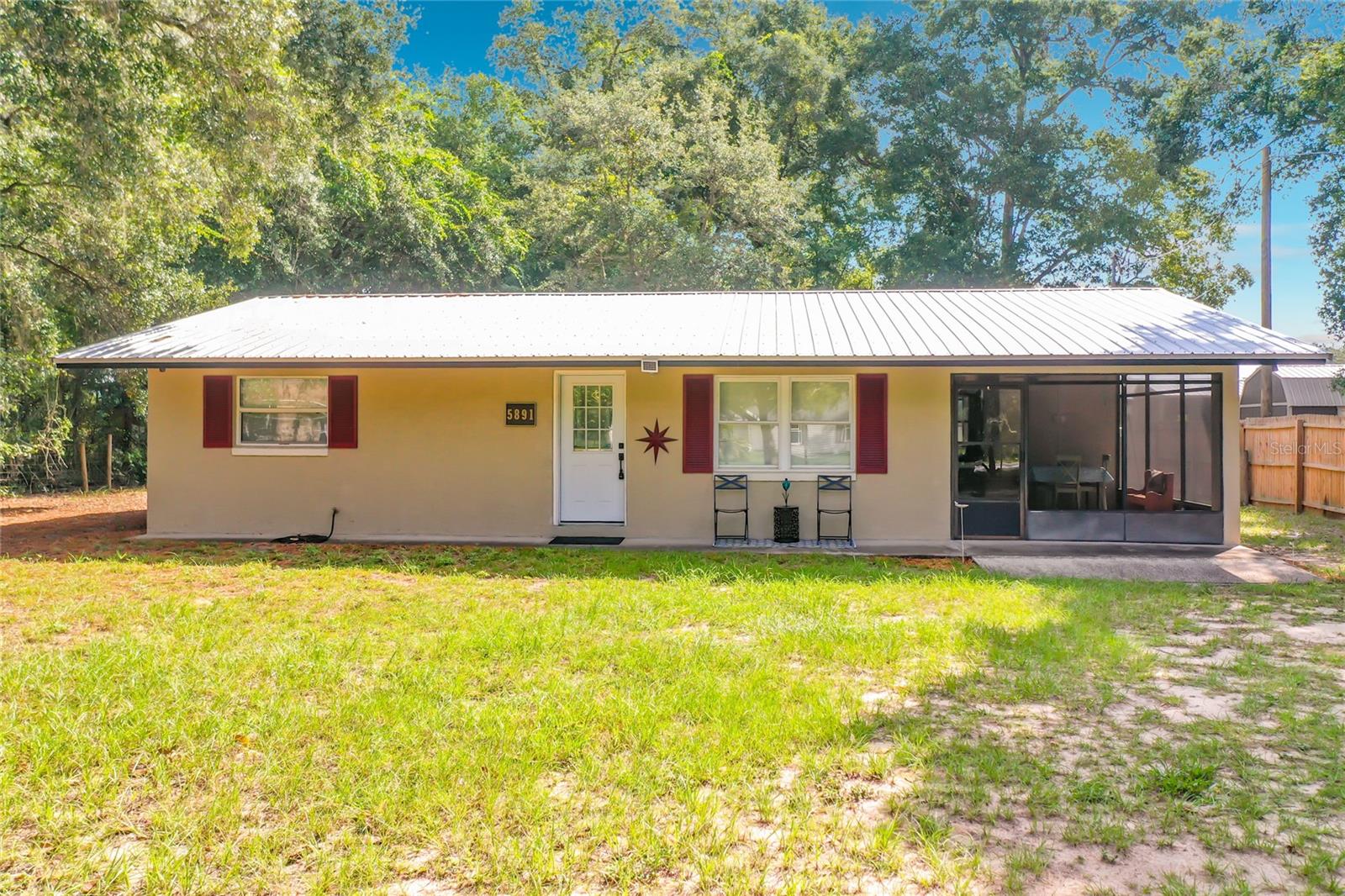 5891 171st, Ocklawaha, FL 32179