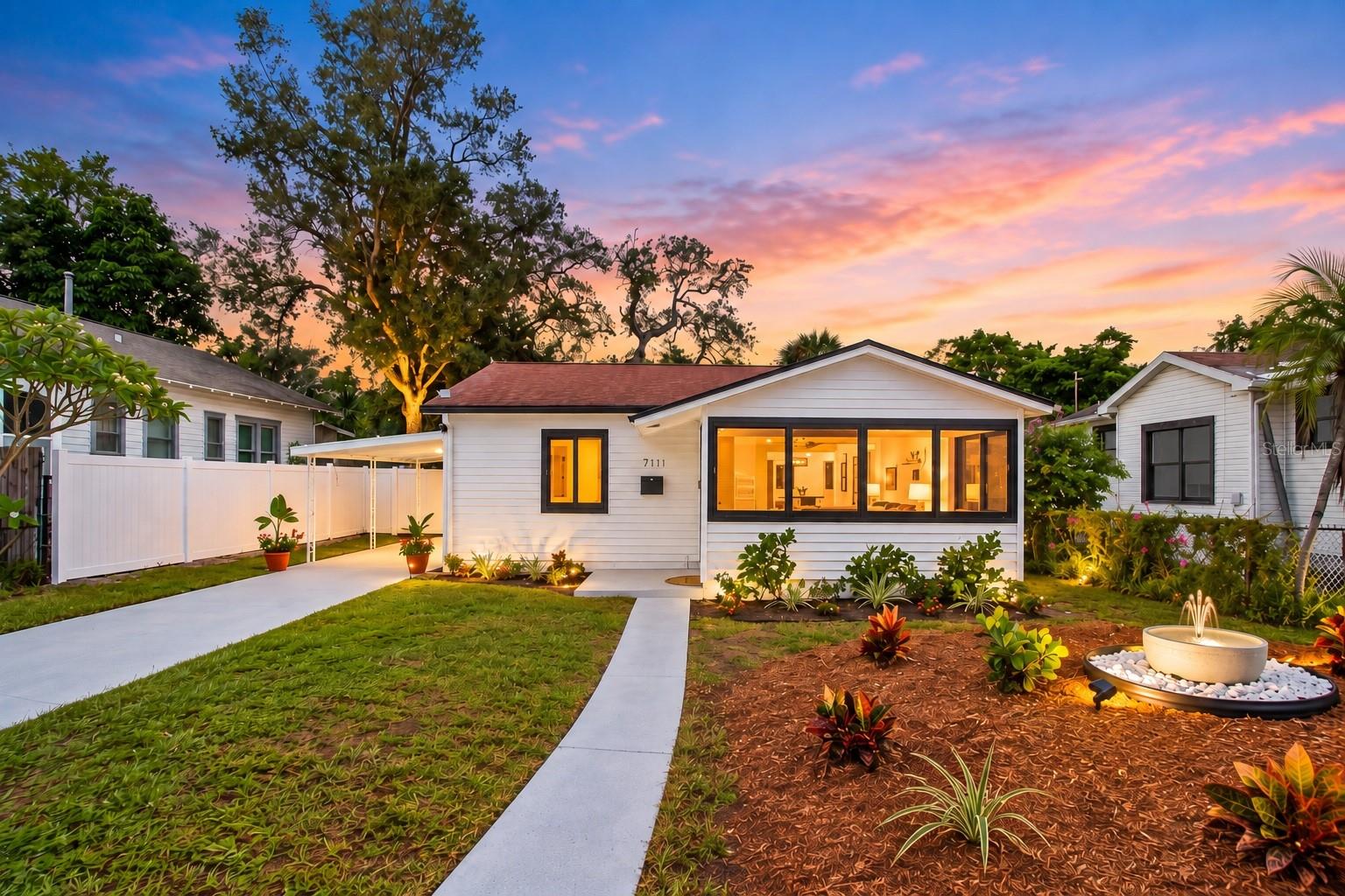 711 19th, St Petersburg, FL 33705