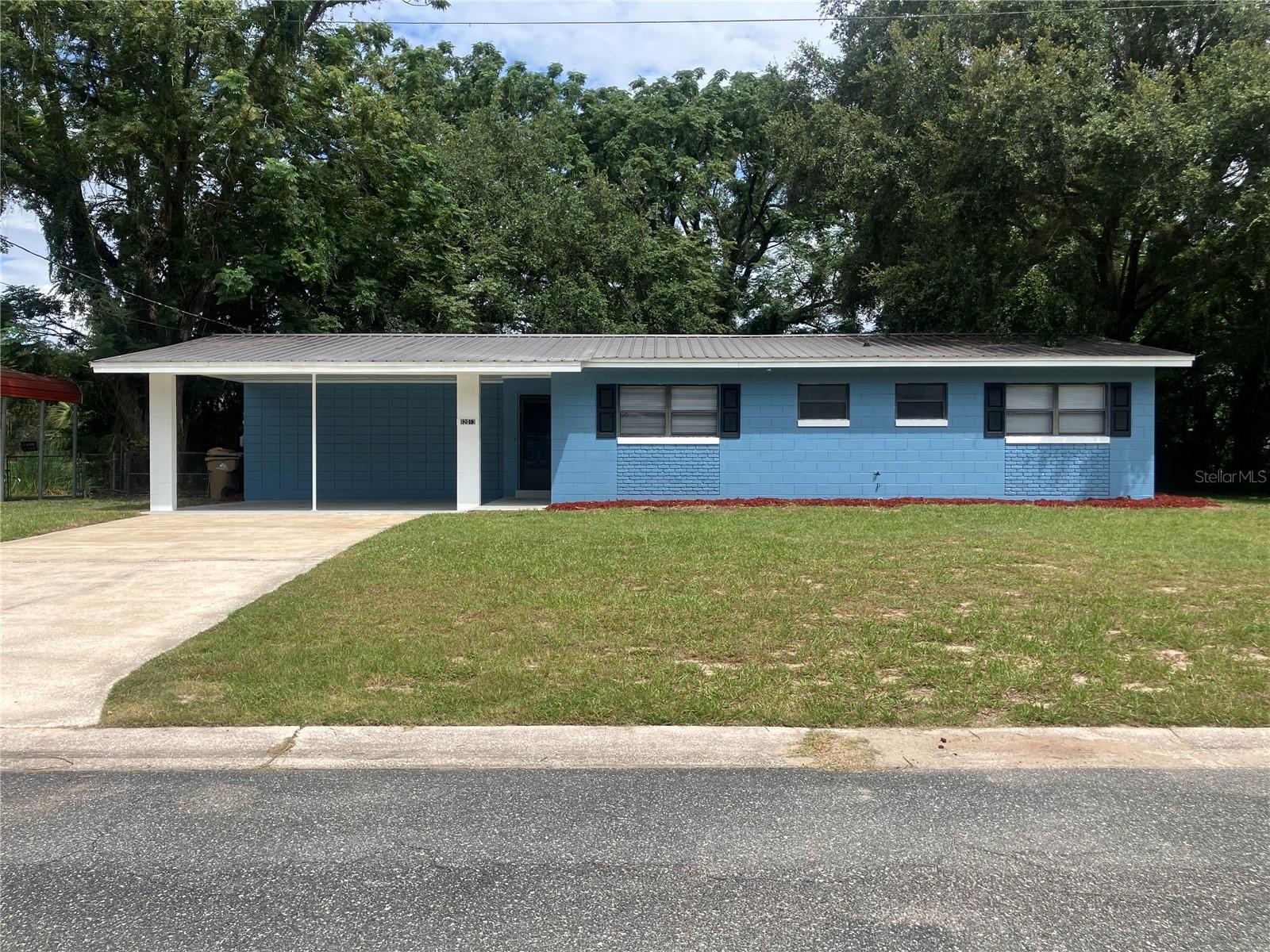 2013 Live Oak, Fruitland Park, FL 34731