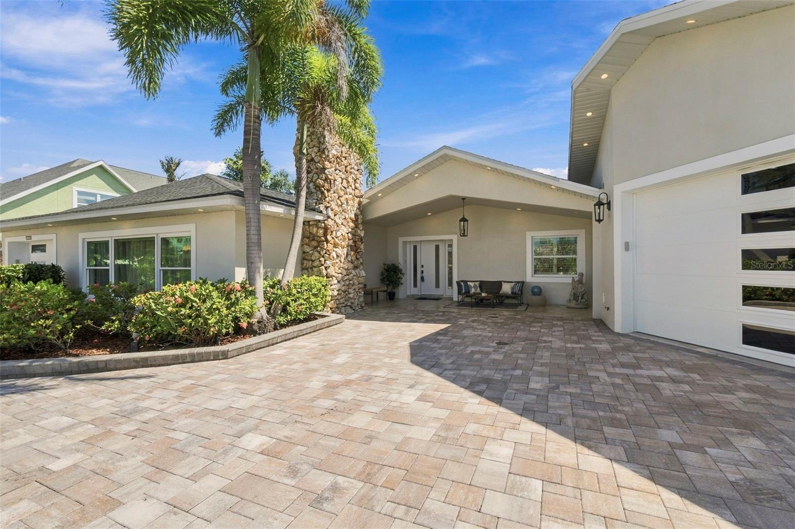 3905 Fontainebleau, Tampa, FL 33634