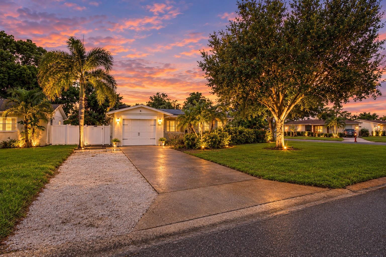 5601 15th, St Petersburg, FL 33710