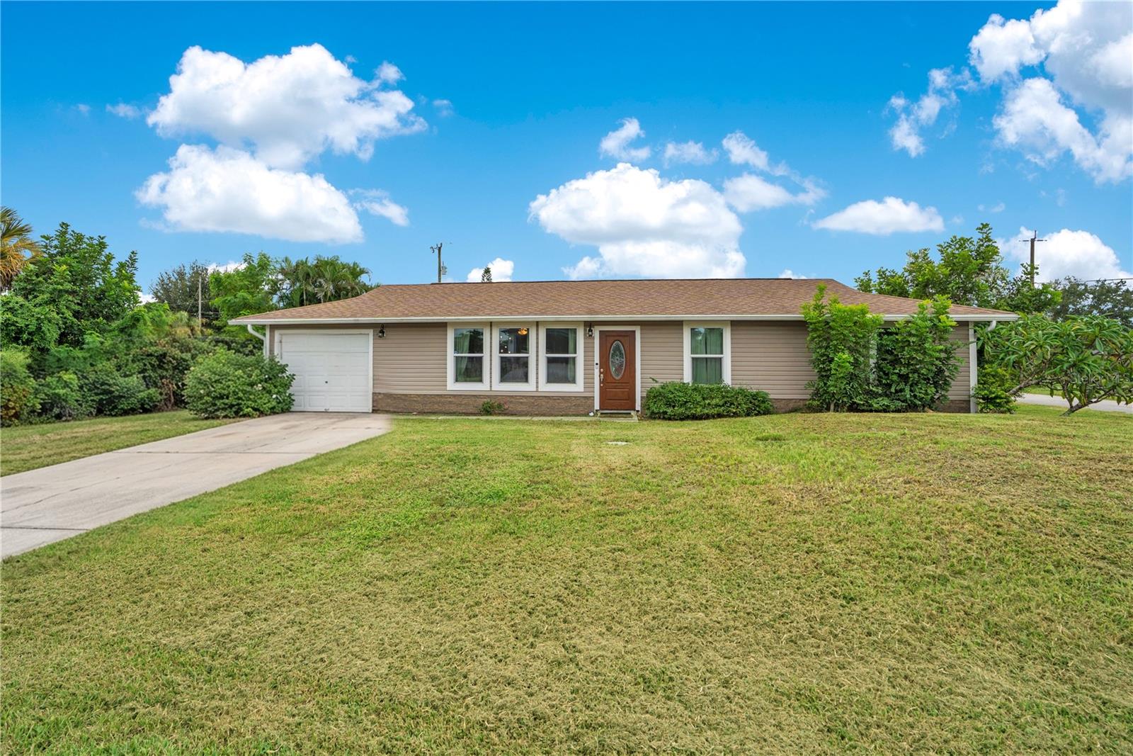 1832 22nd, Cape Coral, FL 33909