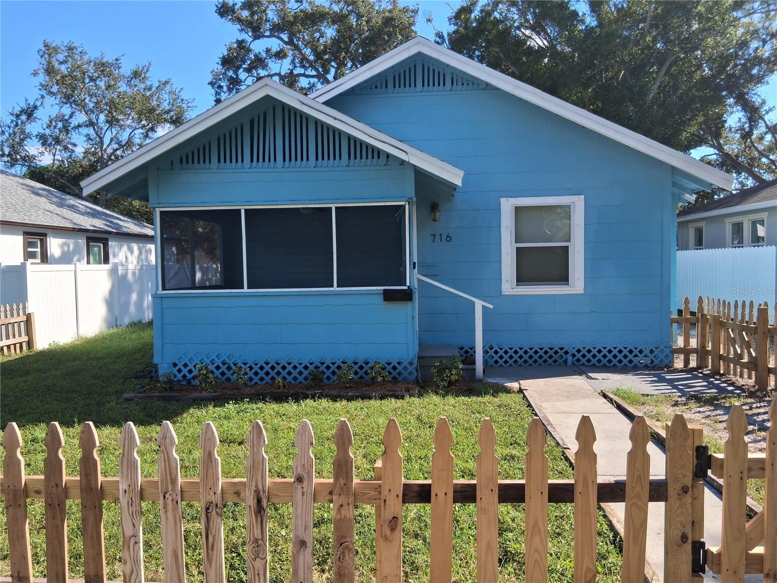 716 15th, St Petersburg, FL 33701
