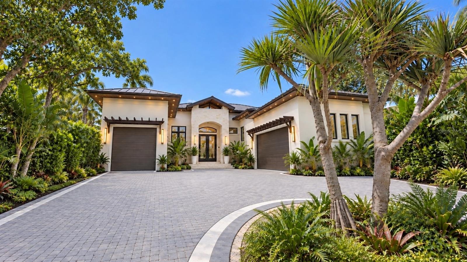 838 Norsota, Sarasota, FL 34242