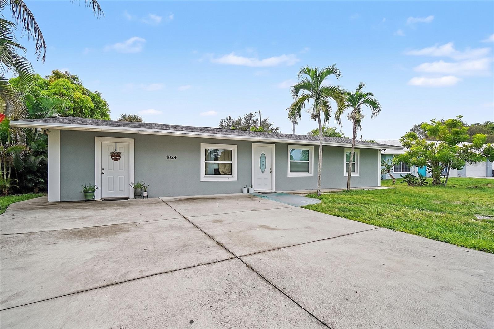 1024 Alhambra, Naples, FL 34103