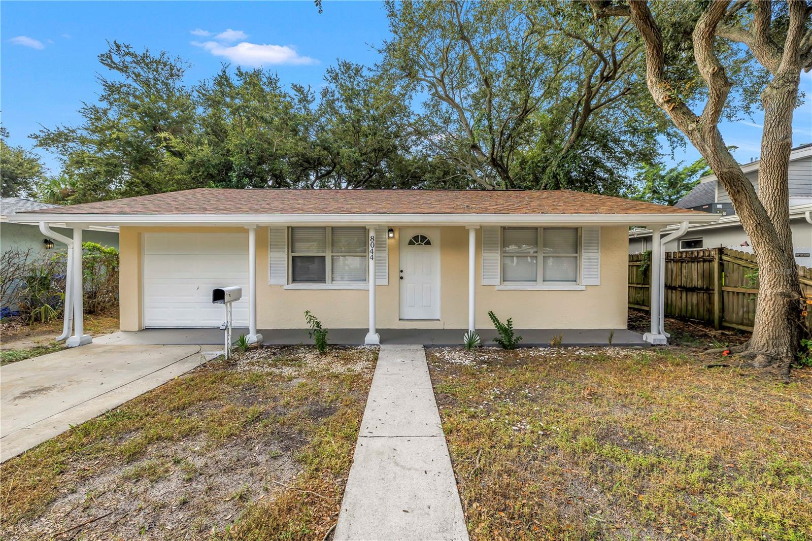 8044 25th, St Petersburg, FL 33710