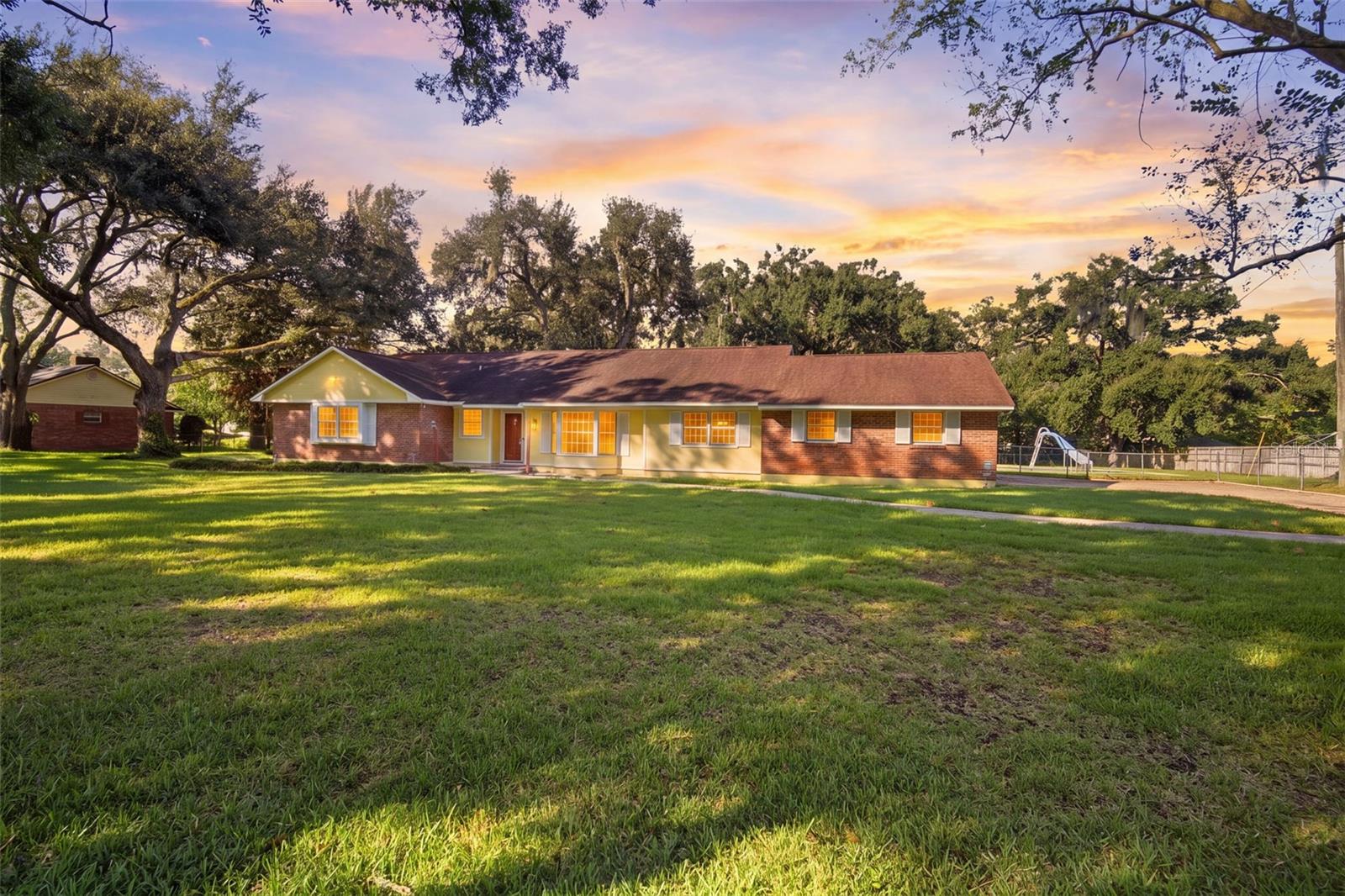 409 El Greco, Brandon, FL 33511