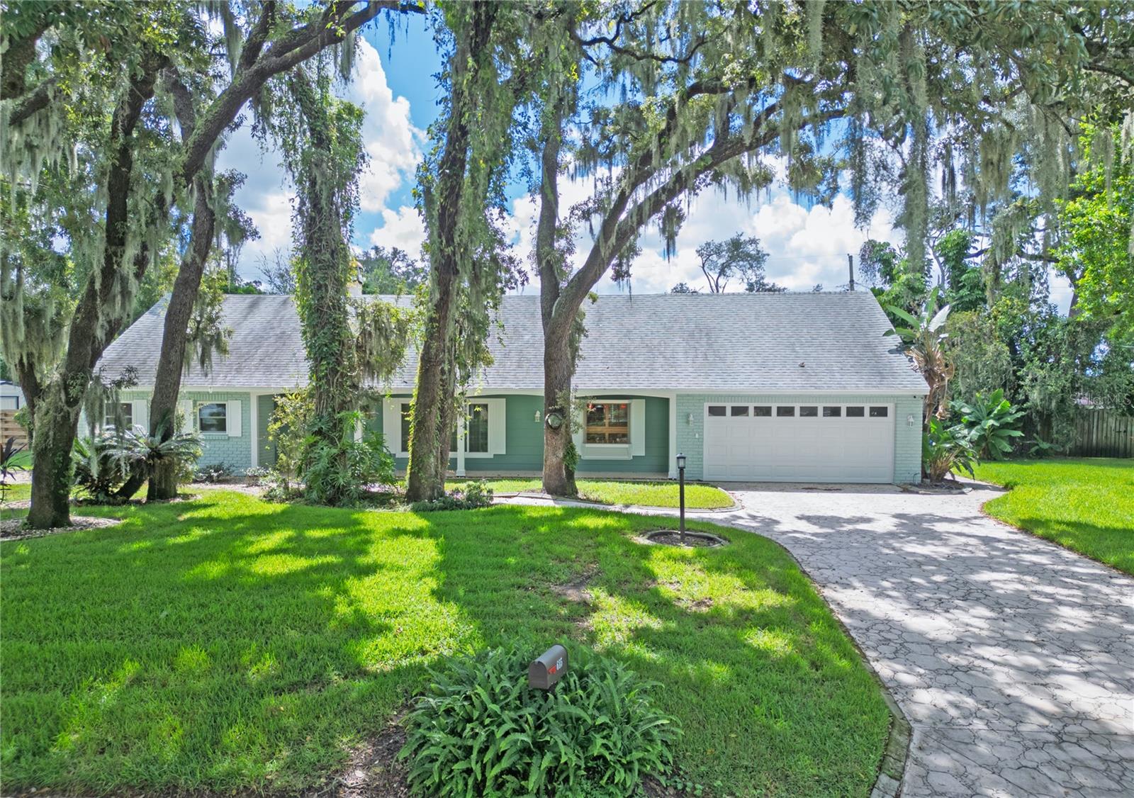 615 Valle Vista, Brandon, FL 33511