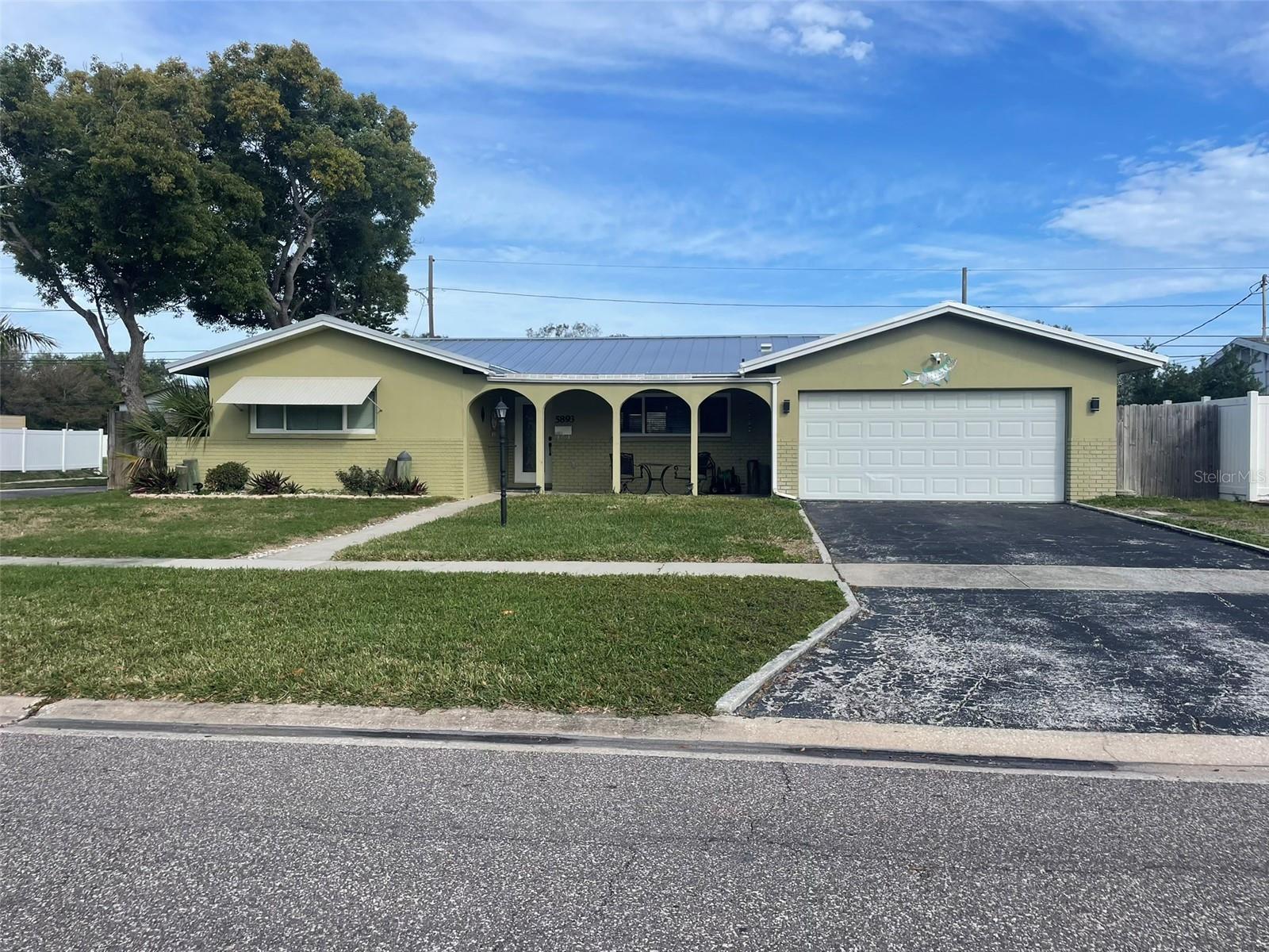 5893 34th, St Petersburg, FL 33710