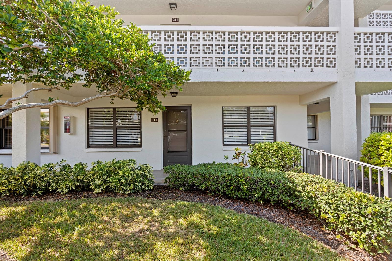 4910 Bay Unit 111, St Petersburg, FL 33703