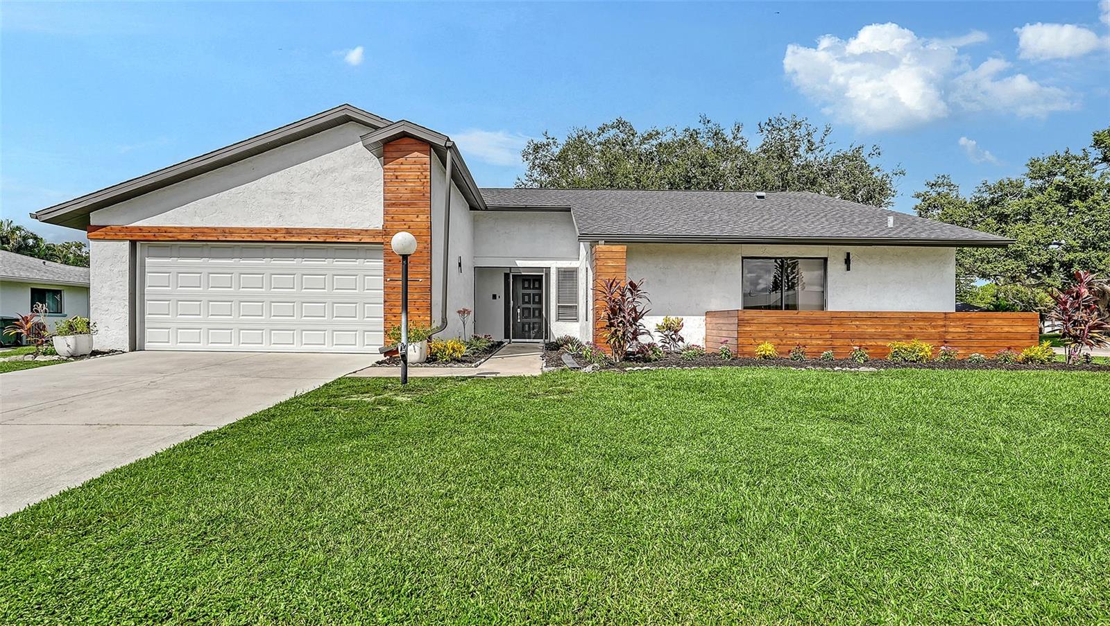5744 Augusta, Sarasota, FL 34238