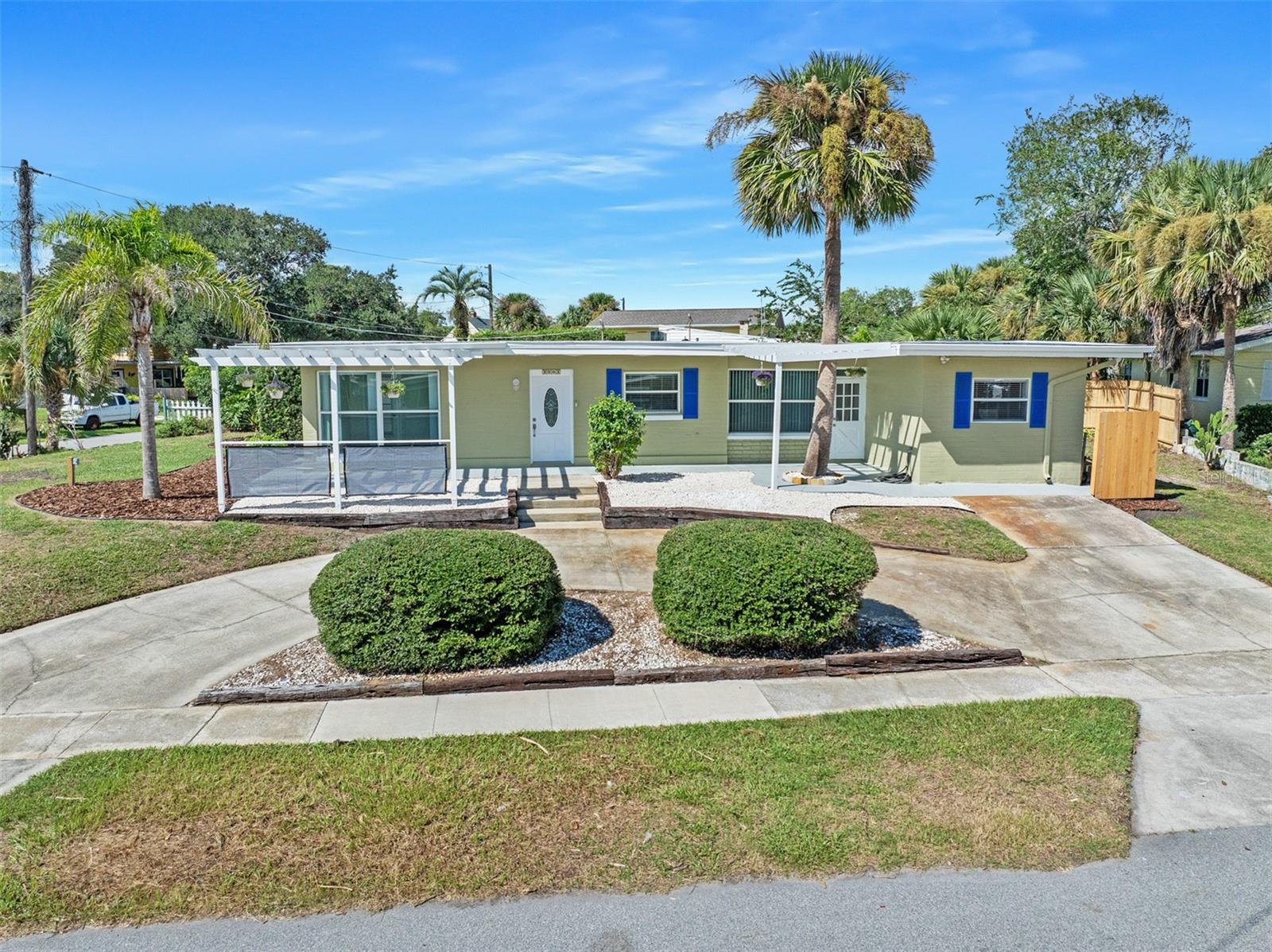 2001 Oleander, Daytona Beach, FL 32118
